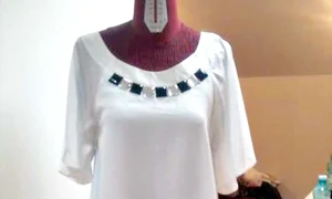 Pentru că nu şi găseşte de fiecare  dată haine pe măsura ei în magazine,  Adriana Bahmuţeanu s a gândit să  lanseze o colecţie vestimentară  cu mărimi XXL şi nu numai (FOTO: ARHIVA PERSONALĂ/CLICK!) jpeg