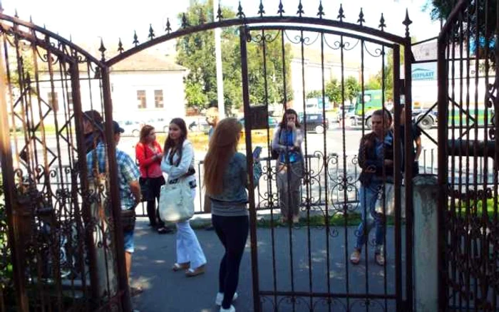 Peste 900 de absolvenţi din Satu Mare au participat la prima probă scrisă FOTO Cristina Cîcău