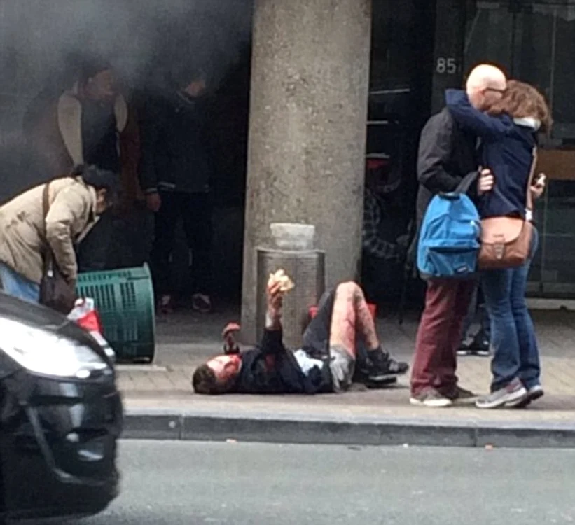 Scene ale durerii în urma exploziilor de la metroul din Bruxelles