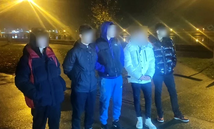 Cei cinci adolescenți teribiliști au fost amendați Foto: Poliția Locală Târgu Jiu