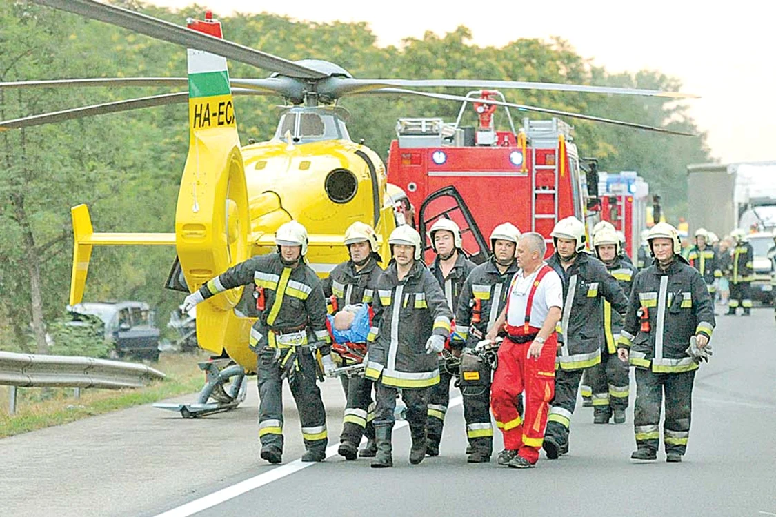 TRAGEDIE RUTIERĂ ÎN UNGARIA (Fotografii: Mediafax)