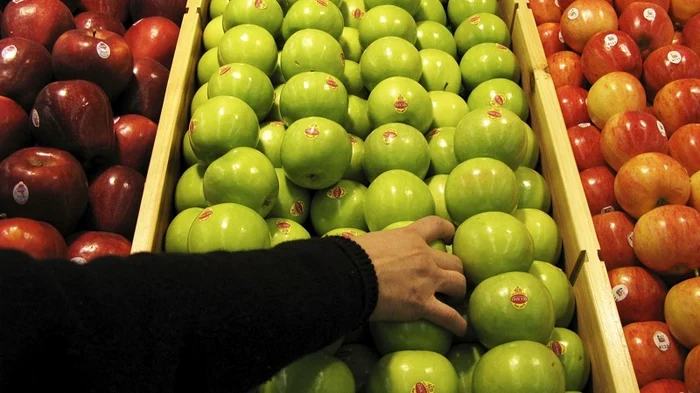 Produse din Turcia, trecute drept românești în supermarketuri. Foto: Arhivă