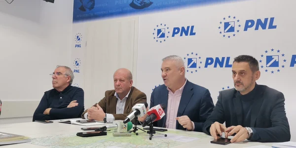 gigel stirbu conferinta pnl olt   foto alina mitran jpg