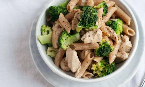 Penne cu pui si broccoli jpeg