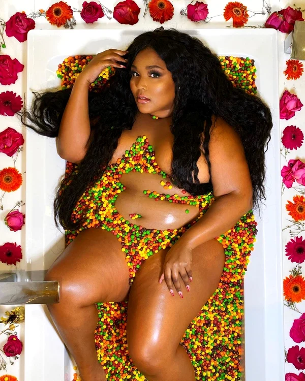 12 lizzo 4 jpg jpeg