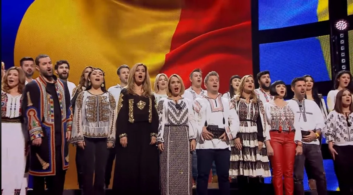 Smiley, Andra, Amalia Enache, Andreea Esca, Pavel Bartoş, Monica Dascălu, Neti Sandu şi Alex Dima sunt doar o parte din vedetele Pro TV care au intonat imnul României FOTO Captură Pro TV