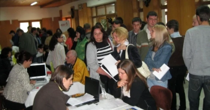 Târgu-Mureş: Aglomeraţie la Bursa Locurilor de Muncă pentru absolvenţi