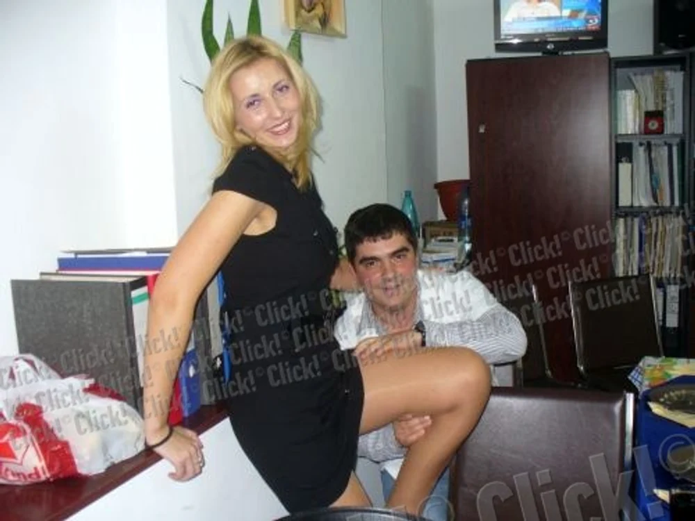 Show erotic FOTO ADEVARUL