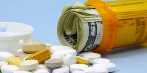 Corupţia sistemului medical şi nereglementarea prescrierii de medicamente costă anual Grecia 2% din Produsul Intern Brut