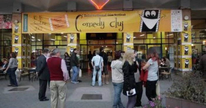 Cluj: „Secretul armei secrete” la Comedy Cluj (Pontul zilei)