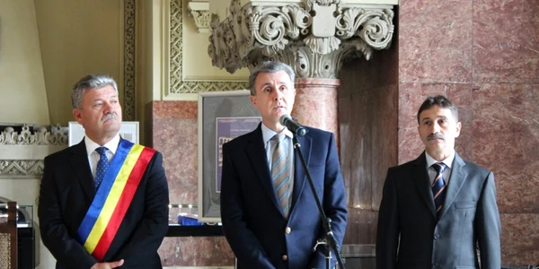 ziua regalitatii alba