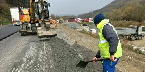 Covor asfaltic așternut pe Valea Oltului DN7 în zona Boița Sibiu Foto CNAIR jpg