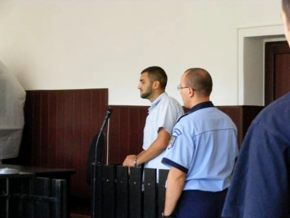 Criminalul din Moroasa a luat-o razna în adolescenţă