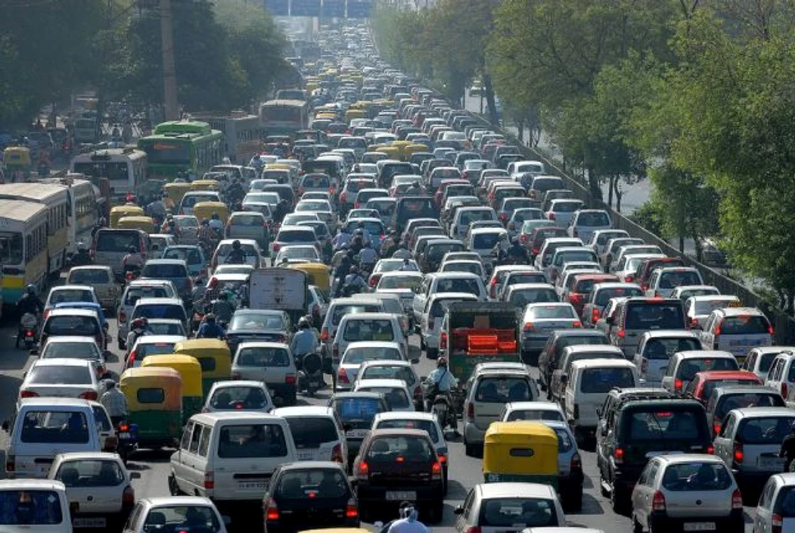 
    În Singapore, numărul maşinilor a atins un nivel record de 603.723  
