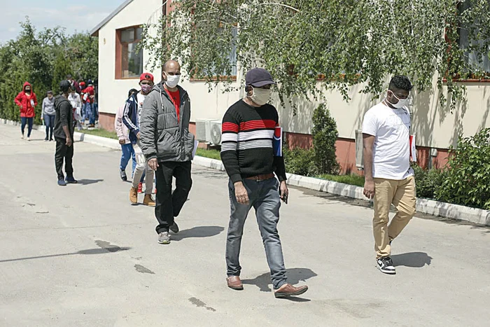 Ministerul Muncii le-a asigurat cazare la hotel şi s-a ocupat de noi contracte