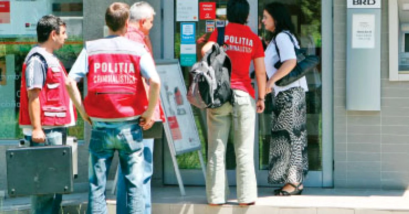 Hoţul s-a panicat în timpul jafului