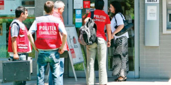 Hoţul s-a panicat în timpul jafului