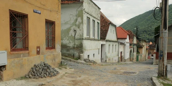 Unele străzi din Şchei arată ca în Evul Mediu. FOTOAdevărul