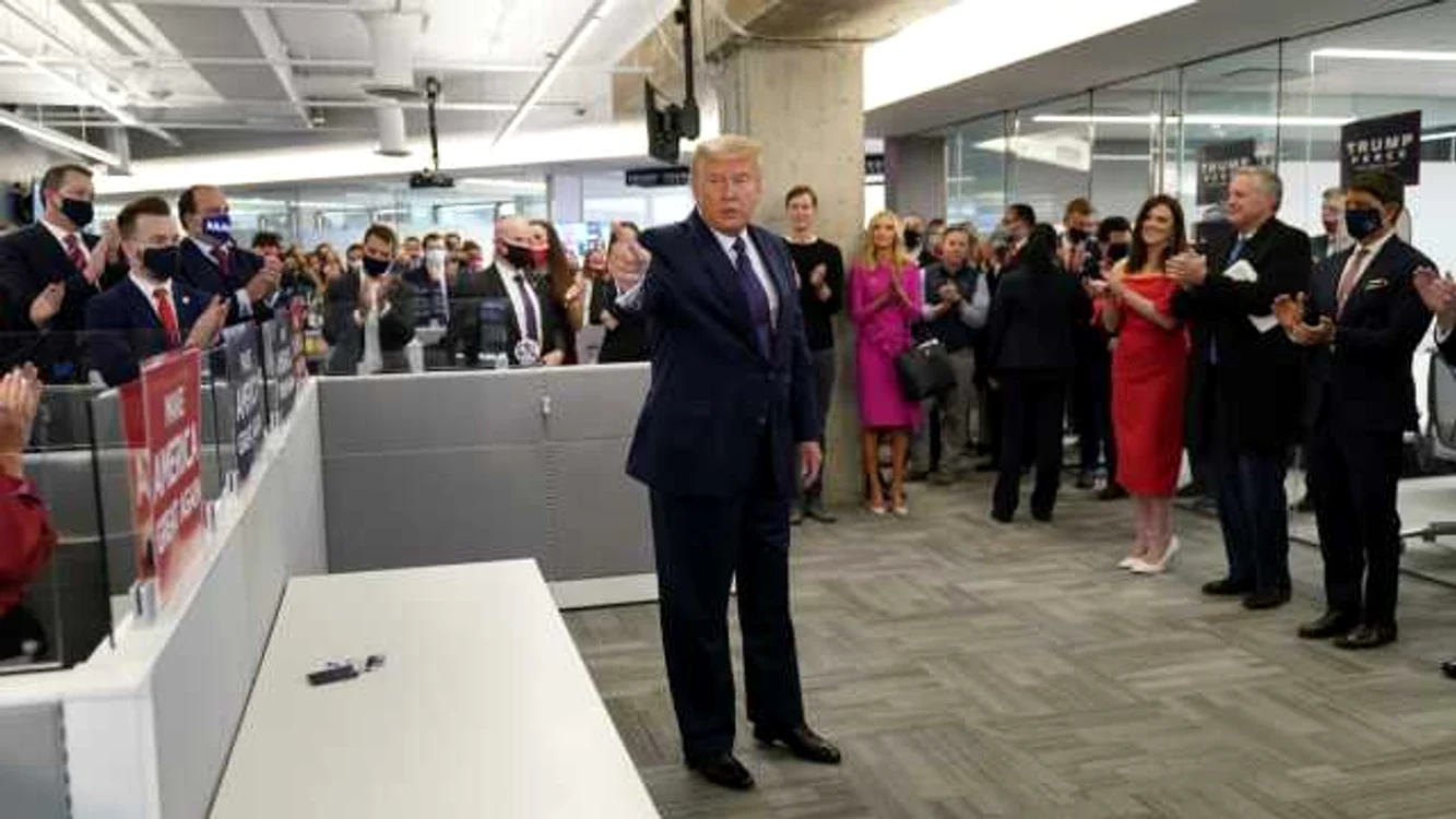 Donald Trump la sediul de campanie din Virginia 3 noiembrie 2020 FOTO EPA-EFE