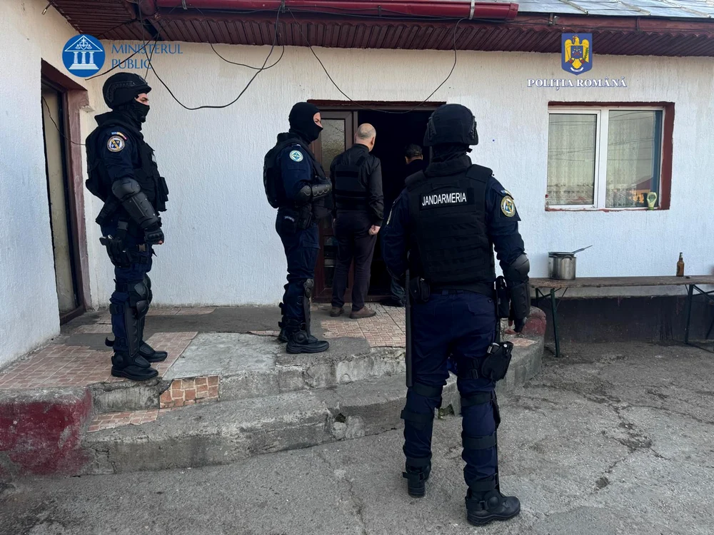 Perchezițiile au loc joi dimineață. FOTO IPJ Ialomița