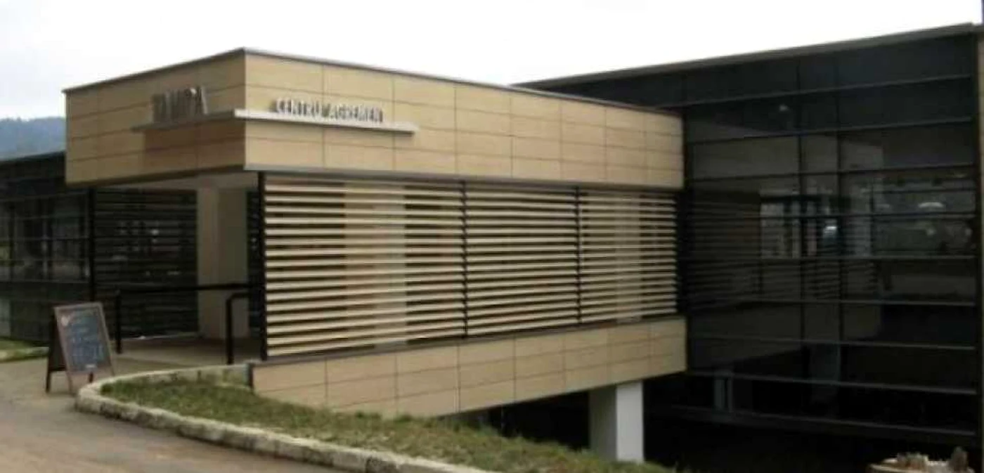 Complexul Agrement stă închis de doi ani. FOTOArhivă.
