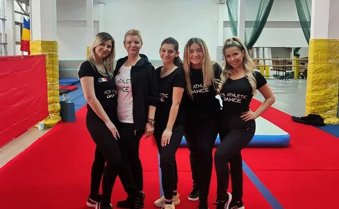 Echipa de antrenoare de la ACS Athletic Dance Pitești FOTO George Dolofan