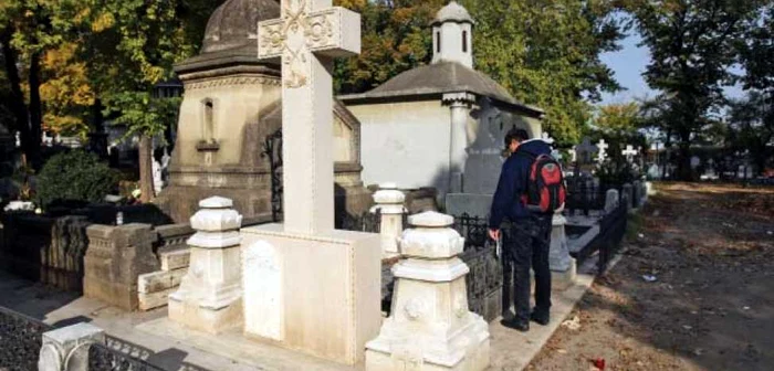 Crucea ridicată peste cripta savantului Ermil Pangrati  