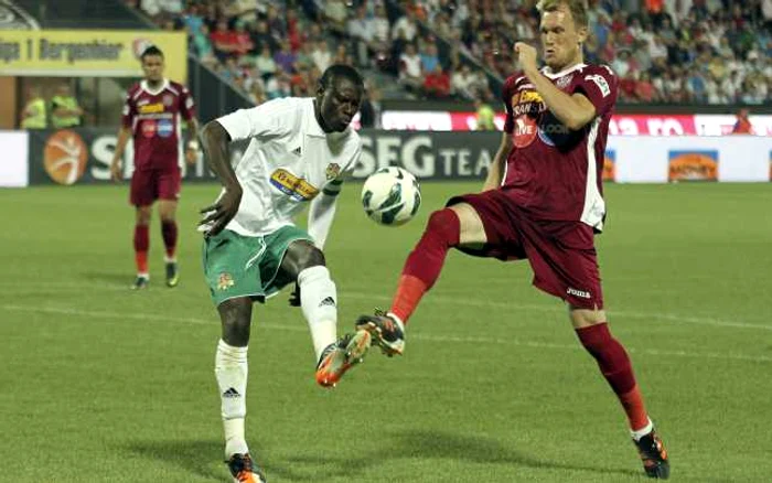 Mediafax | Kapetanos şi N'Doye vor lupta fiecare pentru calificarea echipelor lor în play-off-ul Ligii Campionilor