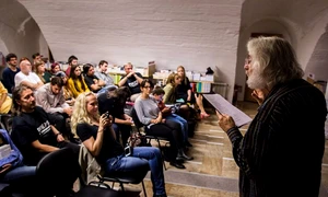 „Nu cred că voi fi în stare să înţeleg mai mult pe măsură ce îmbătrînesc“ interviu cu Lloyd SCHWARTZ jpeg