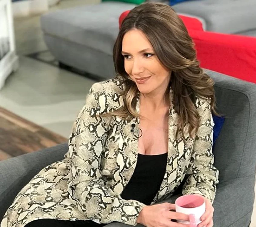 
    Adela Popescu a reuşit să slăbească rapid după a doua sarcinăFoto: Instagram  