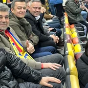 Marce Ciolacu cu Stanescu si Grindeanu la meci FOTO Marian Mina jpg