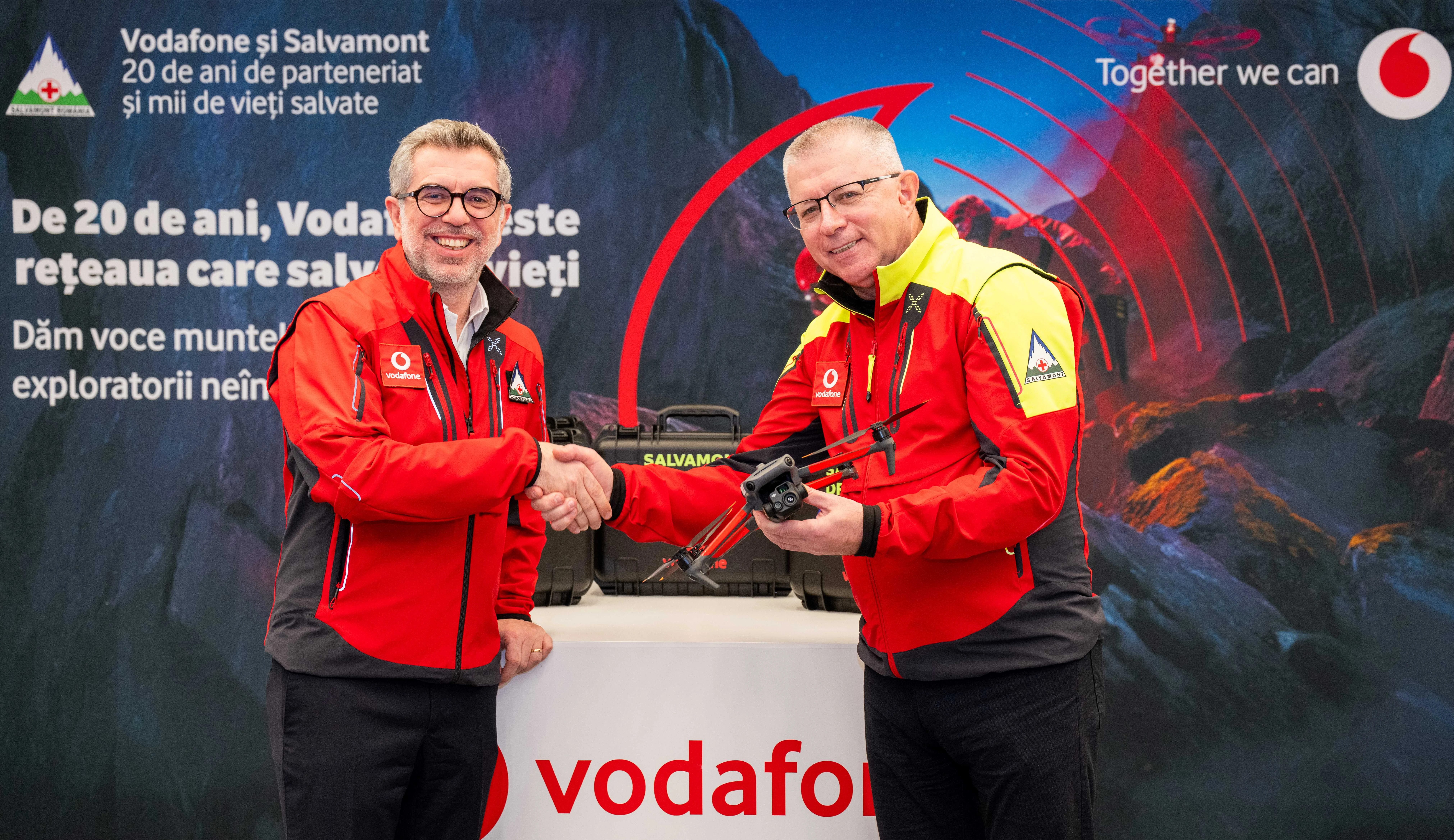 Vodafone și Fundația Vodafone donează echipamente în valoare de 150.000 de euro către Salvamont România