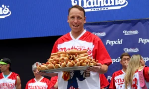 joey chestnut concurs hotdogi profimedia jpg