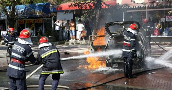 Galaţi:Ford Focus, transformat în torţă; GALERIE FOTO