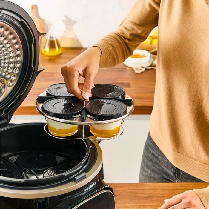 Multicooker Tefal Cook4me+ pentru prepararea simultană a 4 deserturi în recipiente individuale/Tefal