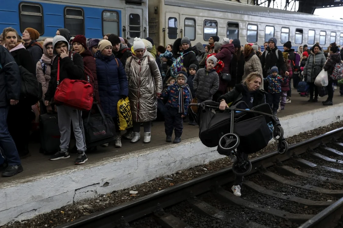Razboi in Ucraina refugiati 6-7 martie 2022 soldati civili FOTO EP-EFE