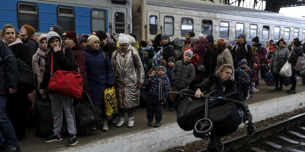 Razboi in Ucraina refugiati 6-7 martie 2022  soldati civili FOTO EP-EFE