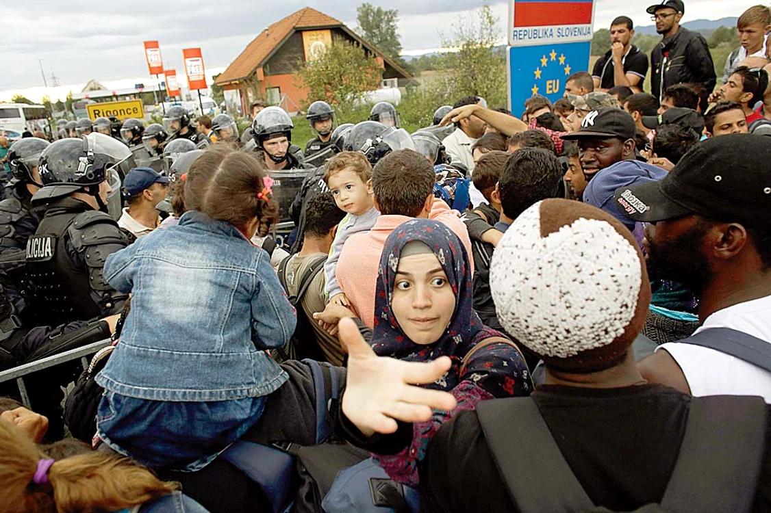 
    Patru din cinci refugiați care intră în Europa mint că vin din Siria, arată raportul EurostatFoto: AP  