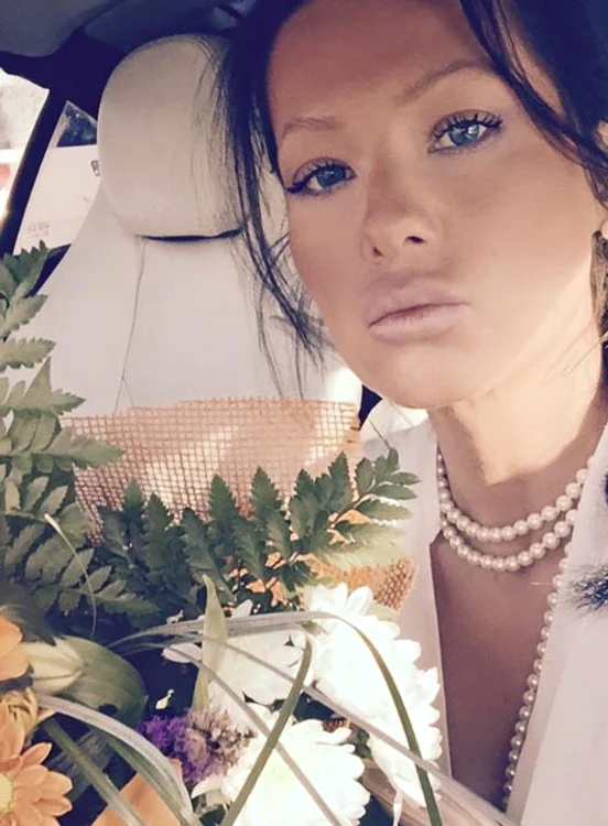 
    Simona Sensual se ocupă de atelierul ei de croitorieFoto: arhiva personală  