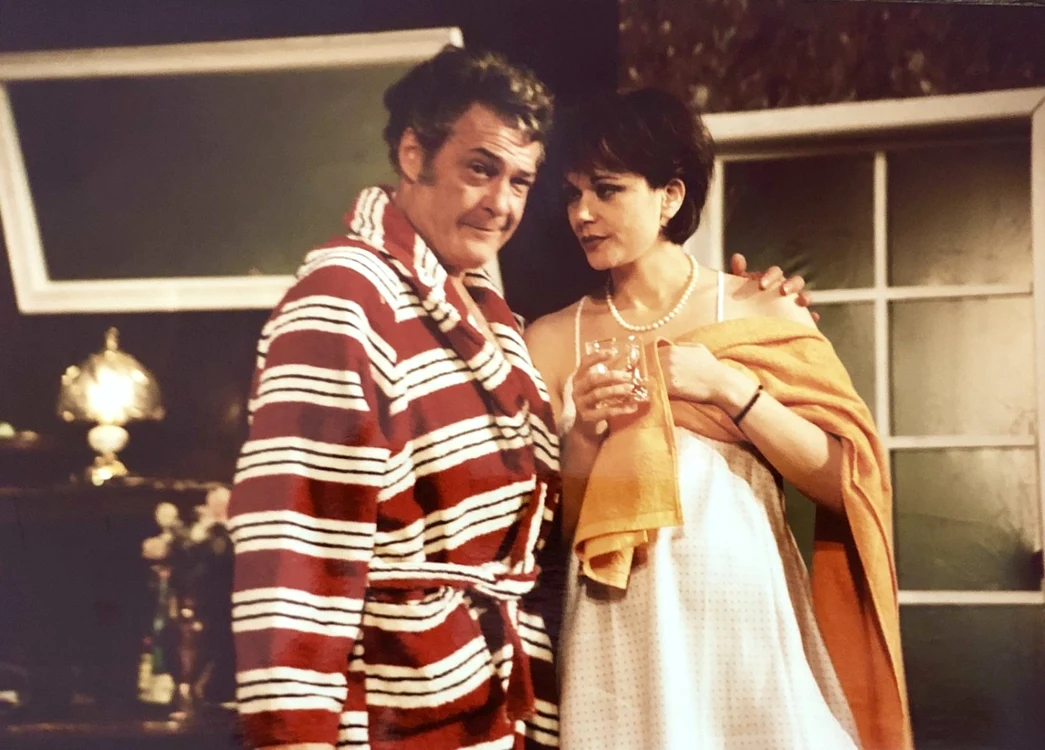 Dumitru Drăgan în piesa Poveste din Hollywood, alături de actriţa Luminiţa Borta FOTO: Teatrul Al. Davila Piteşti