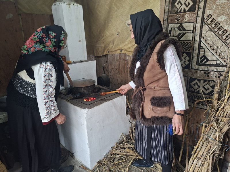 Zacuscă moldovenească a la „Mihai Viteazul”. Rețeta din bătrâni care transformă o tocană banală de legume într-un festival irezistibil de arome