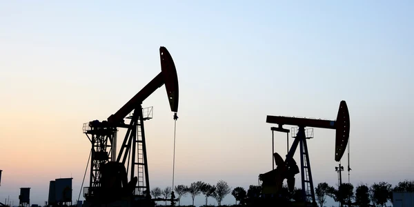 industrie petroliera sonda petrol shutterstock 1904450362 jpg