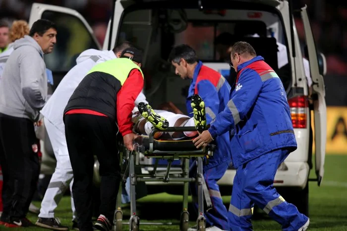 Jucătorul dinamovist Patrick Ekeng a murit în 5 mai, după ce s-a prăbuşit pe teren, în minutul 70 al meciului cu FC Viitorul