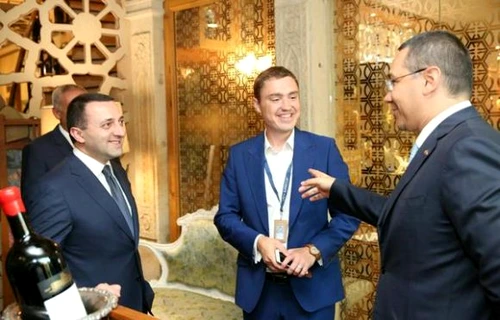 Premierul Georgiei a publicat o imagine cu Victor Ponta pe o reţea de socializaeFoto: Twitter