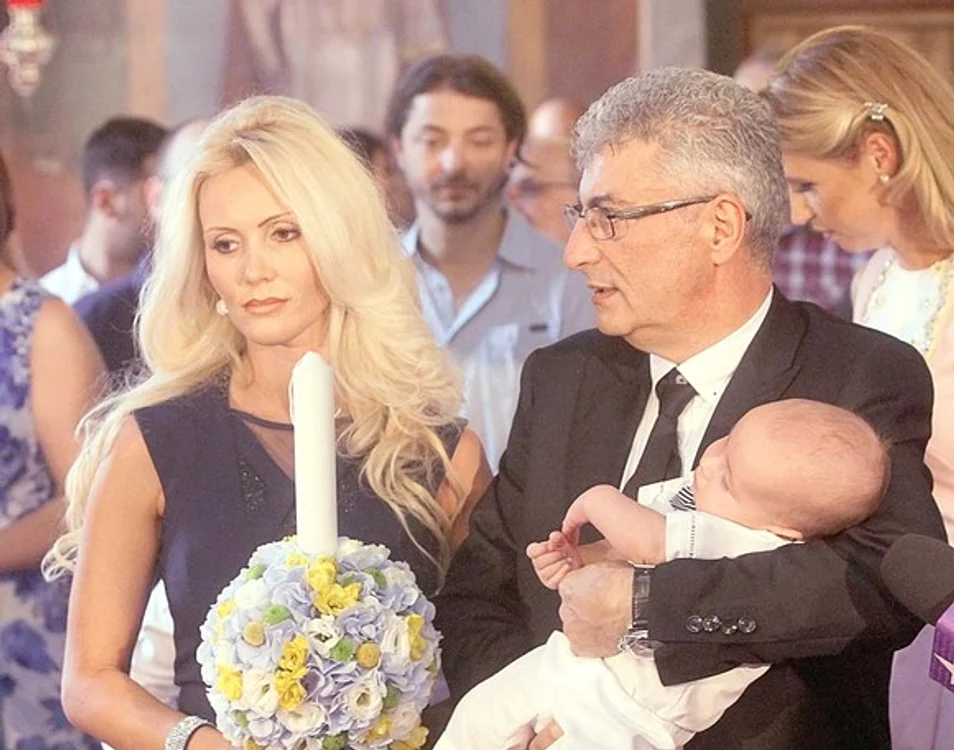 Cine este noua iubita a lui Silviu Prigoană. Blonda şi afaceristul s-au cunoscut la o nutnă în Republica Dominicanăfoto: arhiva personală