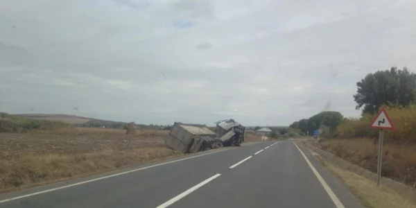 tir autotren rasturnat in sant privighetoarea