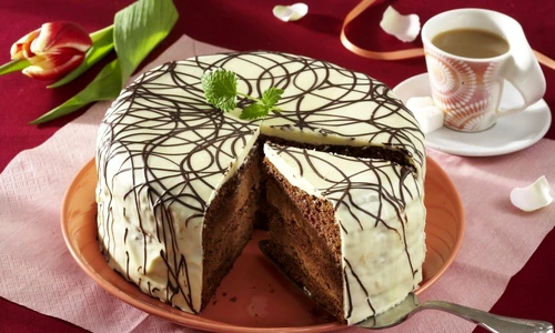 tort cu crema de cafea si ciocolata alba jpeg