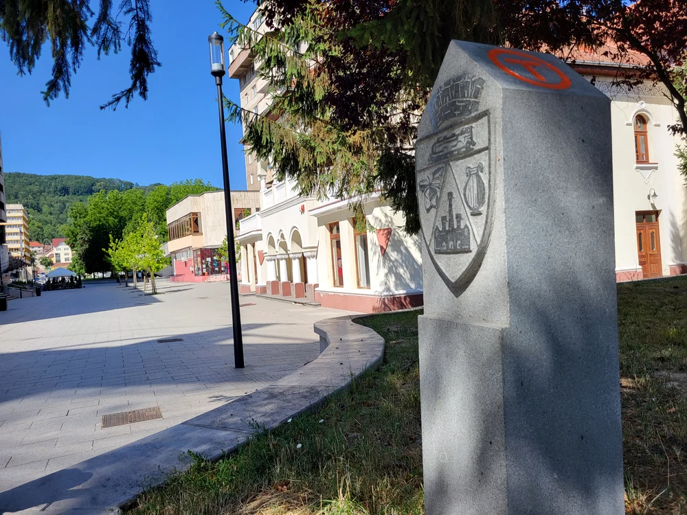 Borna Via Transilvanica din centrul orasului Resita jpg