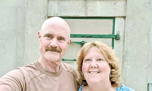 Tom şi Mary Johnson,  ambii de 58 de ani, s au  mutat în subteran încă  din luna septembrie jpeg