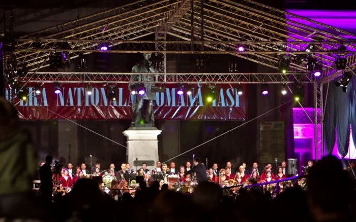 Opera Română Iaşi a organizat mai multe concerte în aer liber în ultimii ani FOTO: Adevărul